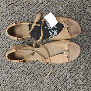 Dance shoes very fine